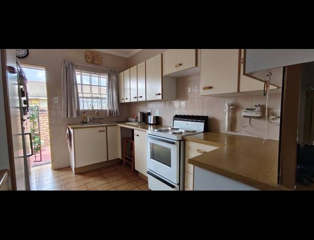 2 BEDROOM SIMPLEX FOR SALE IN NORTON PARK